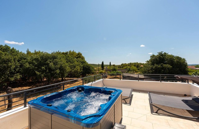 4 bedroom gorgeous apartment in Korlat