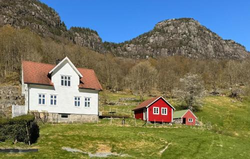 4 Bedroom Gorgeous Home In Erfjord