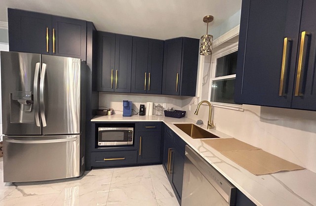 4-bedroom house in fabulous Metairie with AC, WiFi. Enjoy your stay