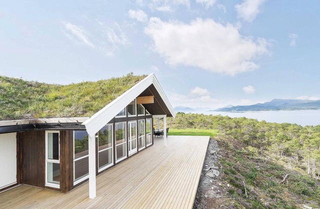 4 bedroom lovely home in Kvisvik