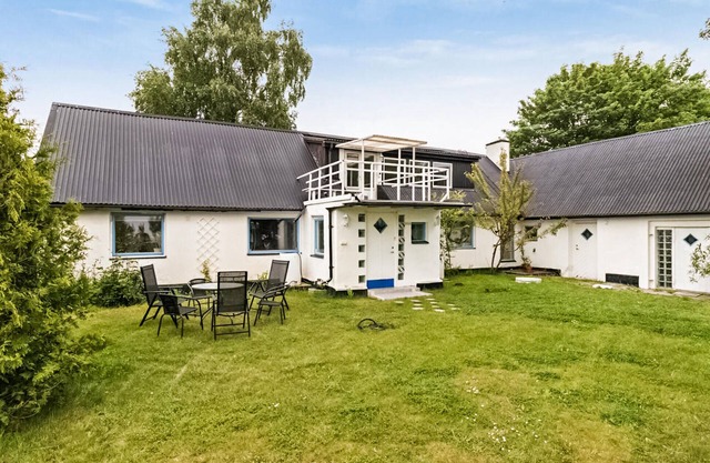4 bedroom lovely home in Löderup