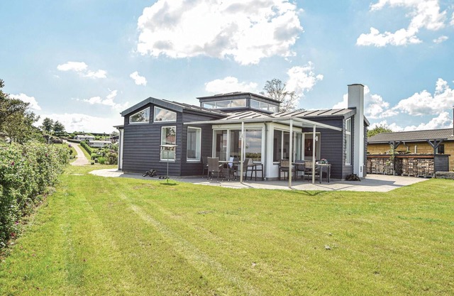 4 bedroom lovely home in Børkop