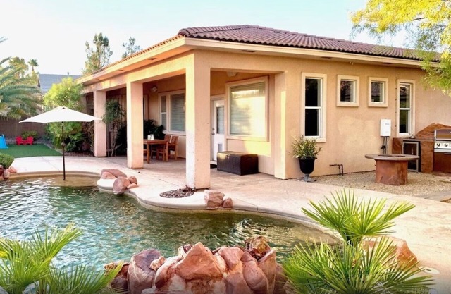 4-bedroom Luxury Oasis Las Vegas Pool House