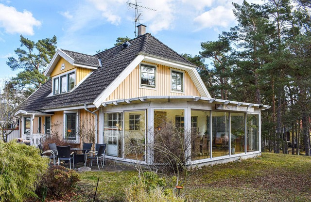 4 bedroom nice home in åhus