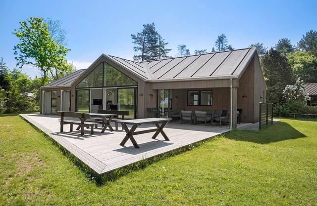 4 bedroom nice home in Strøby