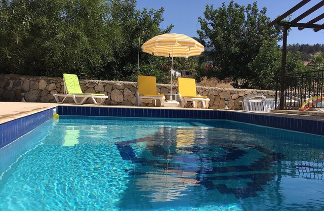 4 bedroom villa with private pool (sleeps 8) 5 min stroll from the beach
