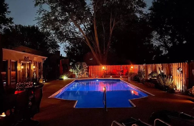 4 Bedrooms, Great Pool, Hot Tub, Perfect for Families, No Parties