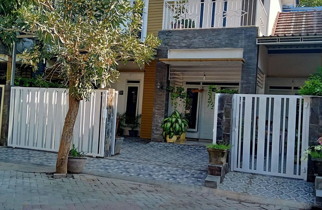 4 Bedrooms Guest House