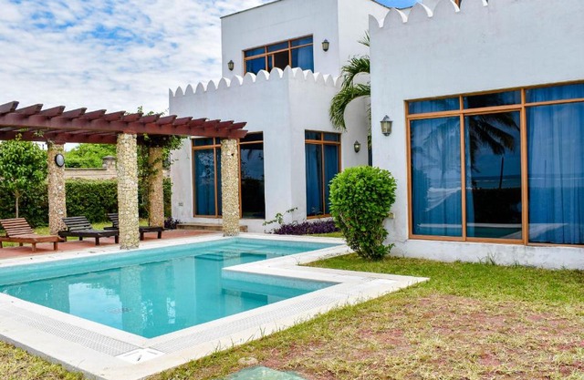 4 Br BEACH VILLA - SULTAN PALACE BEACH RESORT