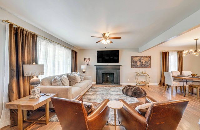 4 Mi to Churchill Downs: Updated Retreat w/Deck!
