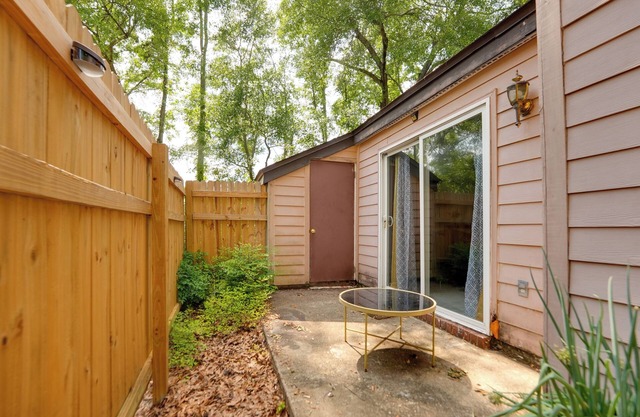 4 Mi to Dtwn Tallahassee: Home w/Patio!