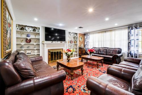 4 Mi to Natl Harbor Spacious Gem in Maryland!