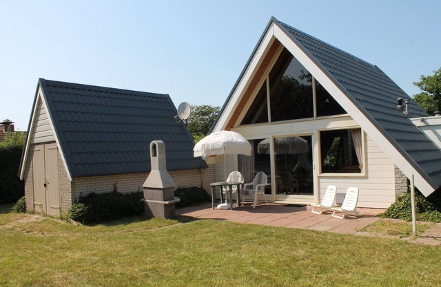 4 Person apartment with spacious garden in Zoutelande