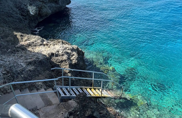 4-person apartment with sea view and direct access to the Caribbean Sea