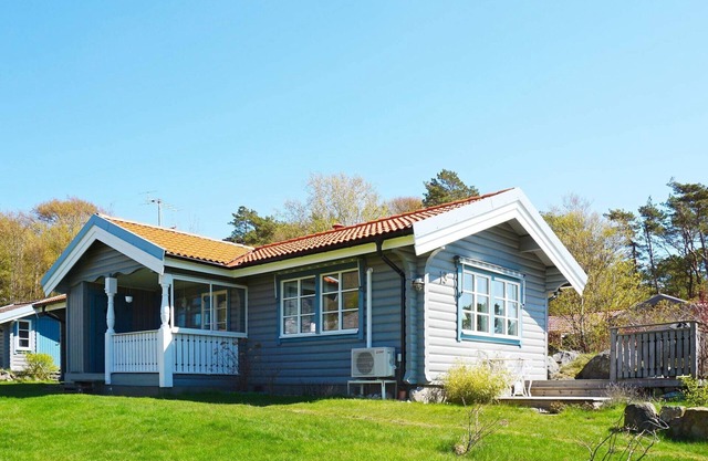 4 person holiday home in GRUNDSUND