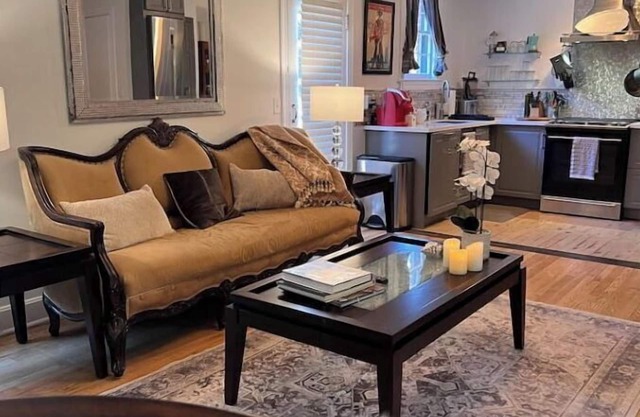 4-room apartment in quiet, safe neighborhood