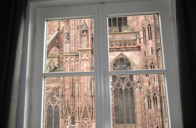 4 Rooms furnished 85m2 Place de la Cathédrale Downtown Strasbourg - Fiber