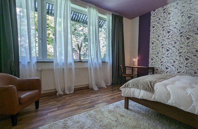 4 Schlafzimmer, Küche, Großer Wohnbereich, Zentral, Barrierefrei, mit Service