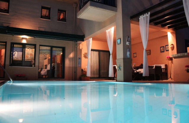 4-seasons pool villa-near METEORA