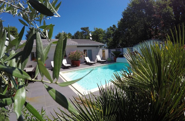 4-STAR VILLA IN THE HEART OF THE ARCACHON BASIN WITH HEATED POOL
