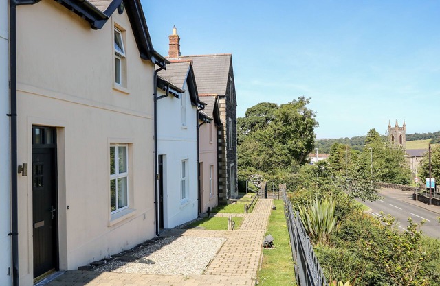 4 THE CLOISTERS, family friendly in Bushmills, County Antrim