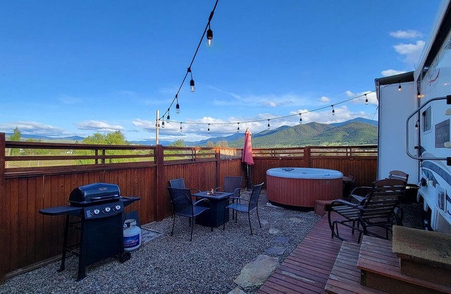 4 units includes two cottages and two trailers with king and queen beds, kitchens, and dining areas.