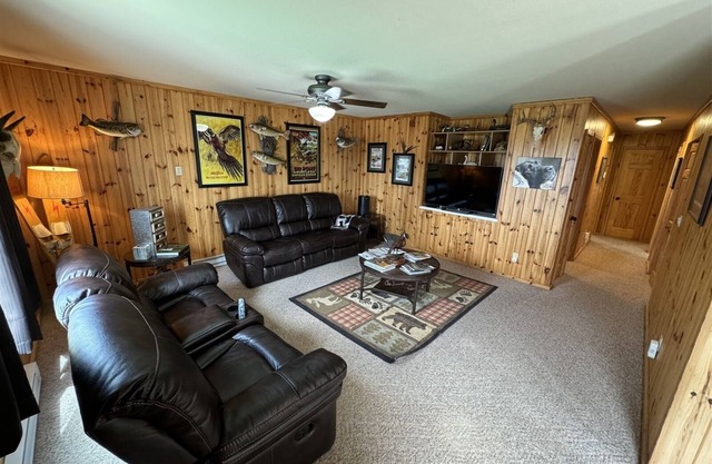40 Creek Lodge North - Prime Hunting and Fishing Cabin at Waubay Lake