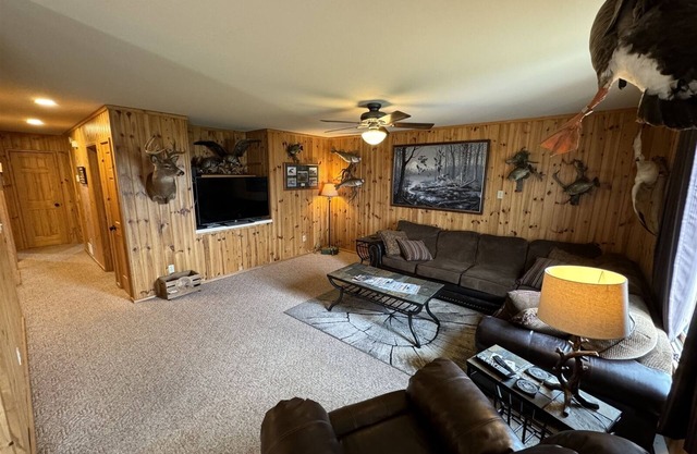 40 Creek Lodge South - Prime Hunting and Fishing Cabin at Waubay Lake