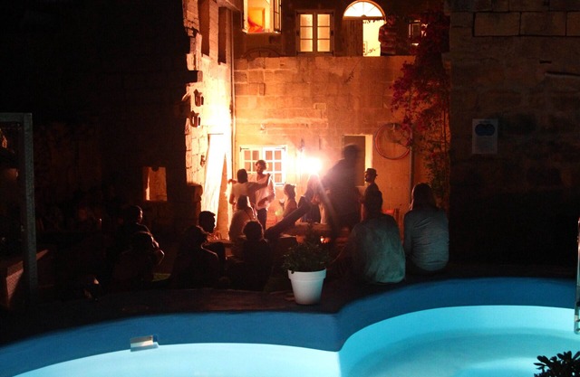 400 hundred year old farmhouse, ideal for families or groups