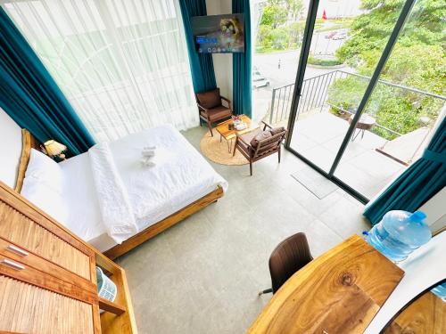 402MSNK Luxe Studio l Nice View l Balcony l Kitchen