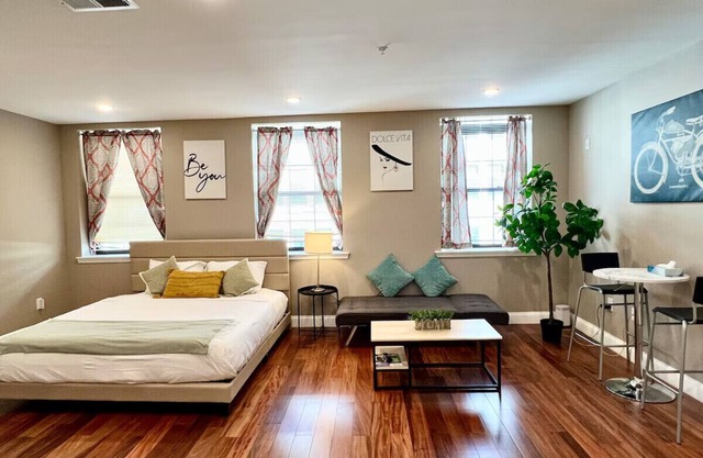 406 The easy stays in central city of Philadelphia