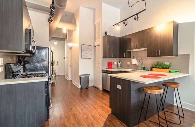 420 friendly 2br/2ba with optional parking/sleeps 8