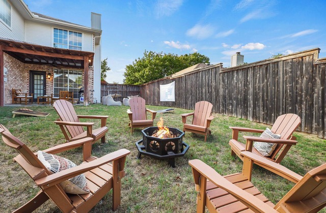 4BD Home - Backyard, Games - Toyota Stadium Nearby