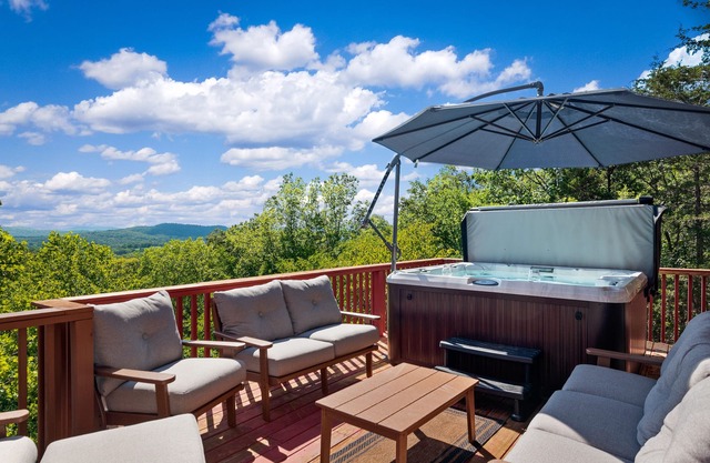 4Bdr Secluded! Hot Tub, Pool Table, & Spectacular Views.