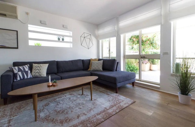 4Bedroom Duplex Apartment with Rooftop Access