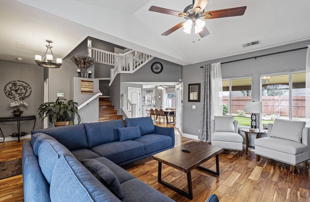 4BR 3BA EVCharger! King Bed! Long StaysWelcomed
