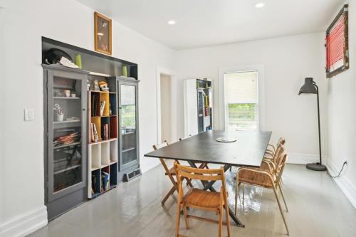 4BR Gem in Detroit North End Downtown Nearby