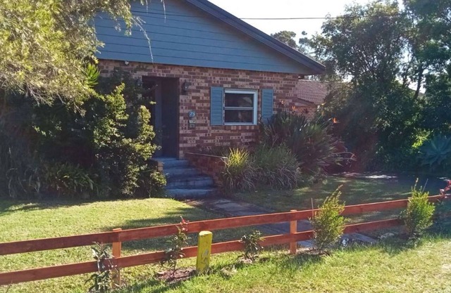 4BR Holiday Home with wheelchair access, Covered Deck, Pet-Friendly Yard