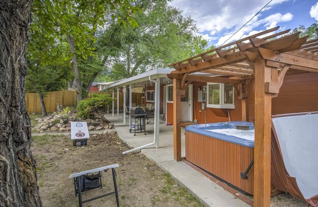 4brbroadmoor Retreathottub, Firepit, Near Trails