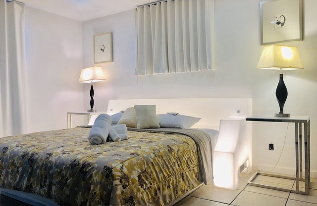 4BRHouse,LasVegas,Strip,LVCC,pet-friendly,Sale,BestSpot,Semashow,music,love,wifi