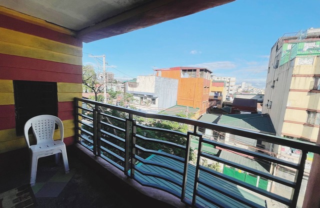 4D Tondo Affordable staycation with balcony upto12pax 200Mbps Wifi