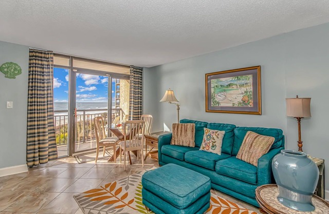 4th Floor Oceanfront 1 Bedroom Suite! Beach Cove Resort 411