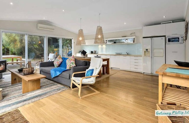 5 Beach St