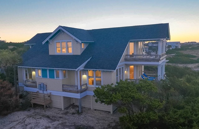 5 Bedroom/5.5 Bath Oceanfront Retreat w/Private Beach Access