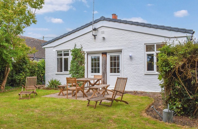 5 bedroom accommodation in St Mary&rsquo;s Bay, near Romney Marsh