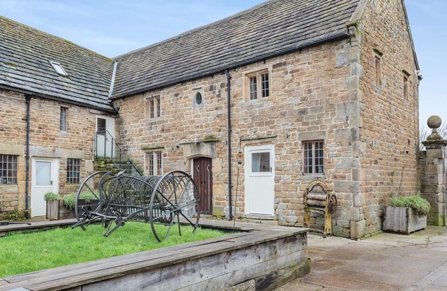 5 bedroom accommodation in Barlow, near Dronfield