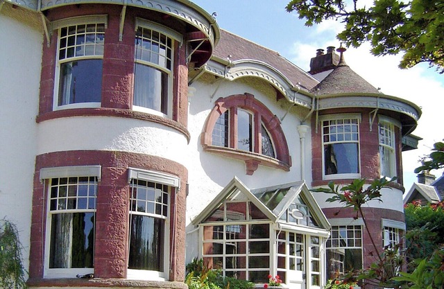 5 bedroom accommodation in Aberfeldy