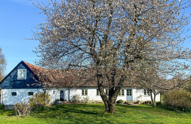 5 bedroom awesome home in Simrishamn