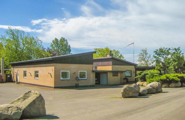 5 Bedroom Cozy Home In Hasle