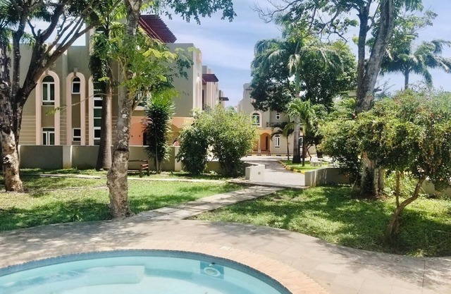 5 Bedroom Ensuite Villa Nyali w/Pool, A/C, WIFI, Garden, 24/7 Security & Parking